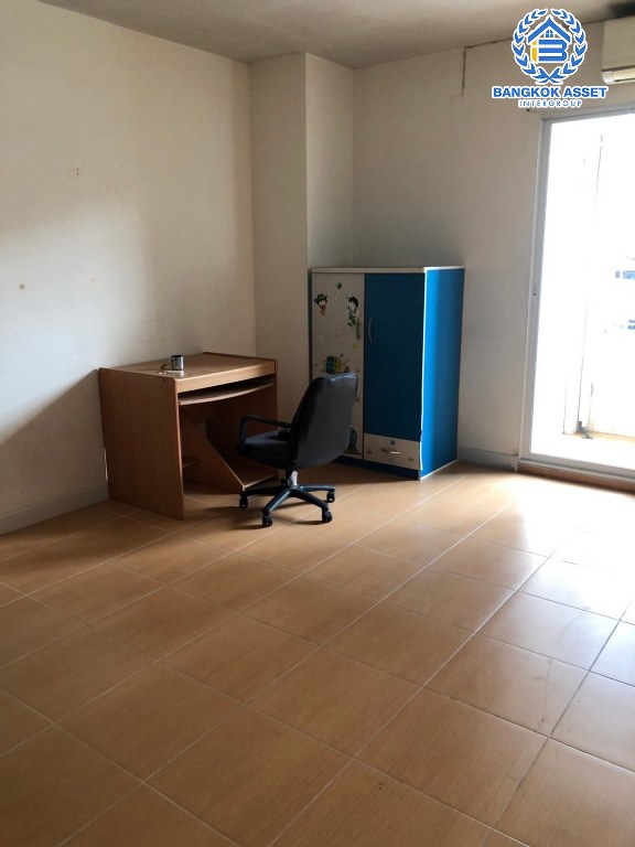 *****ทาวน์เฮ้าส์ 3 ชั้น โครงการ สิรีนพาร์ค2 งามวงศ์วาน เนื้อที่ 18.80 ตร.ว. ฟังก์ชัน 5 ห้องนอน 5 ห้องน้ำ เป็นห้องเช่า 5 ห้อง มีห้องน้ำในตัว ขายพร้อมผู้เช่า โครงการบนทำเลเดินทางสะดวก เชื่อมต่อถนนพิบูลย์สงคราม ถนนวงศ์สว่าง ถนนนครอินทร์ ใกล้รถไฟฟ้าสายสีม่วง "สถานีวงศ์สว่าง" และจุดขึ้นทางด่วน "ศรีรัช"