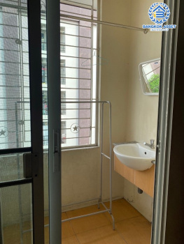 *****ทาวน์เฮ้าส์ 3 ชั้น โครงการ สิรีนพาร์ค2 งามวงศ์วาน เนื้อที่ 18.80 ตร.ว. ฟังก์ชัน 5 ห้องนอน 5 ห้องน้ำ เป็นห้องเช่า 5 ห้อง มีห้องน้ำในตัว ขายพร้อมผู้เช่า โครงการบนทำเลเดินทางสะดวก เชื่อมต่อถนนพิบูลย์สงคราม ถนนวงศ์สว่าง ถนนนครอินทร์ ใกล้รถไฟฟ้าสายสีม่วง "สถานีวงศ์สว่าง" และจุดขึ้นทางด่วน "ศรีรัช"