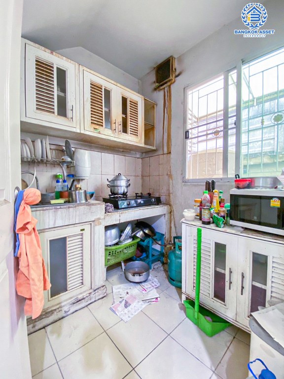 *****ทาวน์โฮม 3 ชั้นมือสอง โครงการ บ้านกลางเมือง Urbanion เกษตร-นวมินทร์2 เนื้อที่ 20.30 ตร.ว. ฟังก์ชัน 3 ห้องนอน 3 ห้องน้ำ 1 ที่จอดรถ บ้านสภาพใหม่ ฟรี! เครื่องปรับอากาศ บนทำเลใกล้เมือง เชื่อมต่อถนนรัชดาภิเษก ถนนรามอินทรา ใกล้รถไฟฟ้าสายสีชมพู "สถานีรามอินทรา" และทางด่วน "ฉลองรัช"