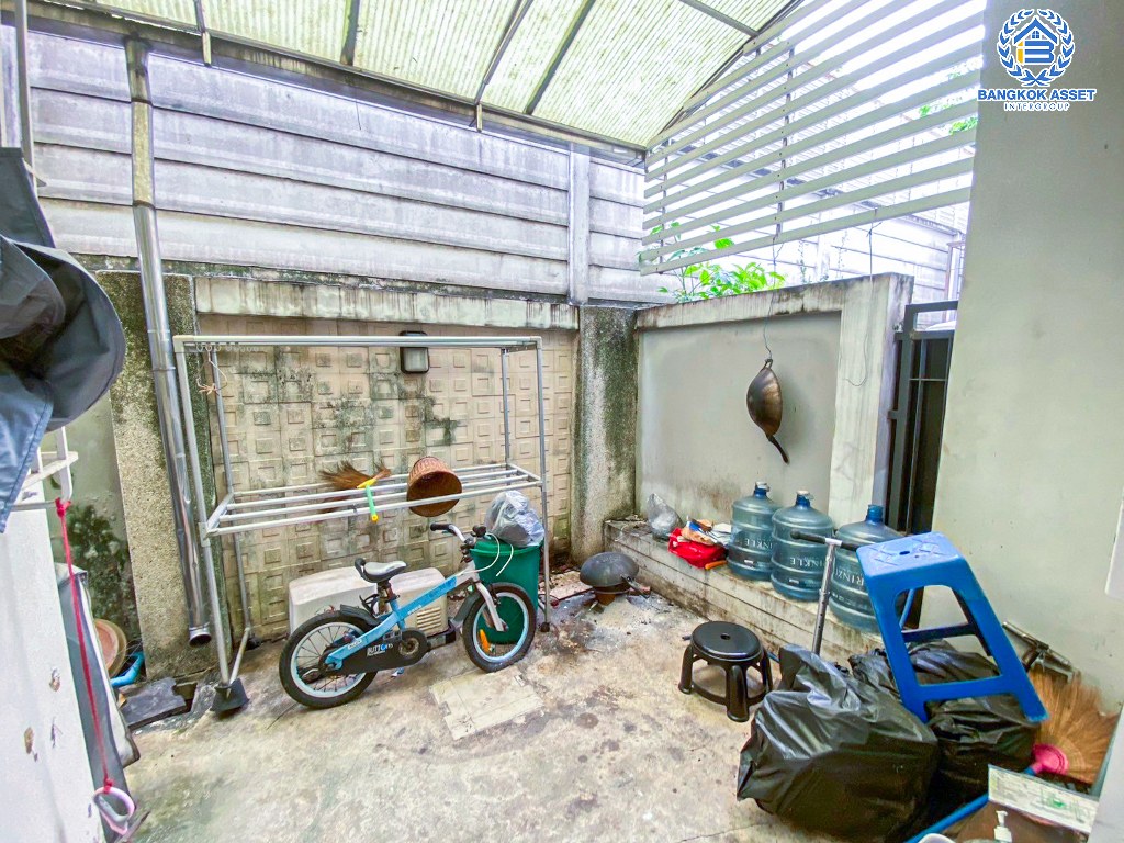 *****ทาวน์โฮม 3 ชั้นมือสอง โครงการ บ้านกลางเมือง Urbanion เกษตร-นวมินทร์2 เนื้อที่ 20.30 ตร.ว. ฟังก์ชัน 3 ห้องนอน 3 ห้องน้ำ 1 ที่จอดรถ บ้านสภาพใหม่ ฟรี! เครื่องปรับอากาศ บนทำเลใกล้เมือง เชื่อมต่อถนนรัชดาภิเษก ถนนรามอินทรา ใกล้รถไฟฟ้าสายสีชมพู "สถานีรามอินทรา" และทางด่วน "ฉลองรัช"