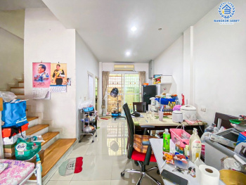 *****ทาวน์โฮม 3 ชั้นมือสอง โครงการ บ้านกลางเมือง Urbanion เกษตร-นวมินทร์2 เนื้อที่ 20.30 ตร.ว. ฟังก์ชัน 3 ห้องนอน 3 ห้องน้ำ 1 ที่จอดรถ บ้านสภาพใหม่ ฟรี! เครื่องปรับอากาศ บนทำเลใกล้เมือง เชื่อมต่อถนนรัชดาภิเษก ถนนรามอินทรา ใกล้รถไฟฟ้าสายสีชมพู "สถานีรามอินทรา" และทางด่วน "ฉลองรัช"