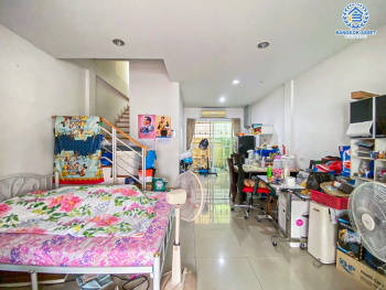 *****ทาวน์โฮม 3 ชั้นมือสอง โครงการ บ้านกลางเมือง Urbanion เกษตร-นวมินทร์2 เนื้อที่ 20.30 ตร.ว. ฟังก์ชัน 3 ห้องนอน 3 ห้องน้ำ 1 ที่จอดรถ บ้านสภาพใหม่ ฟรี! เครื่องปรับอากาศ บนทำเลใกล้เมือง เชื่อมต่อถนนรัชดาภิเษก ถนนรามอินทรา ใกล้รถไฟฟ้าสายสีชมพู "สถานีรามอินทรา" และทางด่วน "ฉลองรัช"