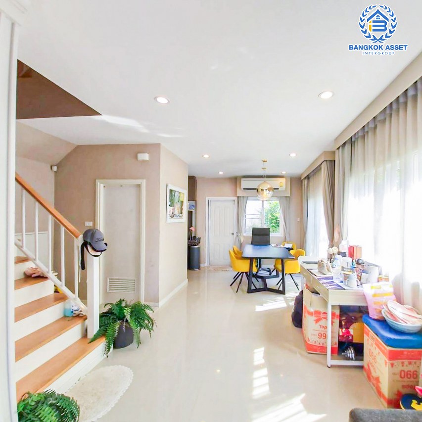 *****บ้านแฝดมือสองนนทบุรี โครงการ ชวนชื่นพาร์ค กาญจนาภิเษก-บางใหญ่ เนื้อที่กว้าง 46.9 ตร.ว. ฟังก์ชัน 3 ห้องนอน 2 ห้องน้ำ 2 ที่จอดรถ บ้านสภาพสวย ติดสวนส่วนกลาง บนทำเลเดินทางสะดวก เชื่อมต่อถนนกาญจนาภิเษก ใกล้รถไฟฟ้าสายสีม่วง "สถานีตลาดบางใหญ่" เพียง 15 นาที !!