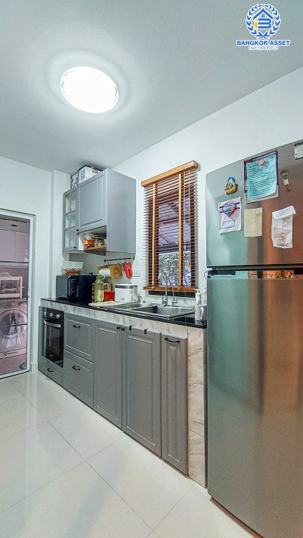 *****บ้านแฝดมือสอง โครงการ ไลฟ์ บางกอก บูเลอวาร์ด ราชพฤกษ์-ปิ่นเกล้า หลังมุม เนื้อที่ 38.90 ตร.ว. ฟังก์ชัน 3 ห้องนอน 3 ห้องน้ำ 2 ที่จอดรถ เฟอร์นิเจอร์บิวอินท์ครบ พร้อมเข้าอยู่ บนทำเลดี เชื่อมต่อถนนราชพฤกษ์ ถนนกาญจนาภิเษก ใกล้ห้างสรรพสินค้า Central Westville และจุดขึ้นทางด่วน "ศรีรัช"