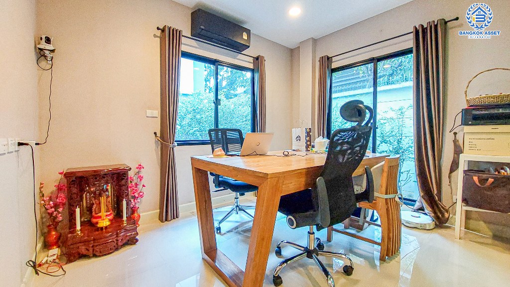 *****บ้านแฝดมือสอง โครงการ ไลฟ์ บางกอก บูเลอวาร์ด ราชพฤกษ์-ปิ่นเกล้า หลังมุม เนื้อที่ 38.90 ตร.ว. ฟังก์ชัน 3 ห้องนอน 3 ห้องน้ำ 2 ที่จอดรถ เฟอร์นิเจอร์บิวอินท์ครบ พร้อมเข้าอยู่ บนทำเลดี เชื่อมต่อถนนราชพฤกษ์ ถนนกาญจนาภิเษก ใกล้ห้างสรรพสินค้า Central Westville และจุดขึ้นทางด่วน "ศรีรัช"