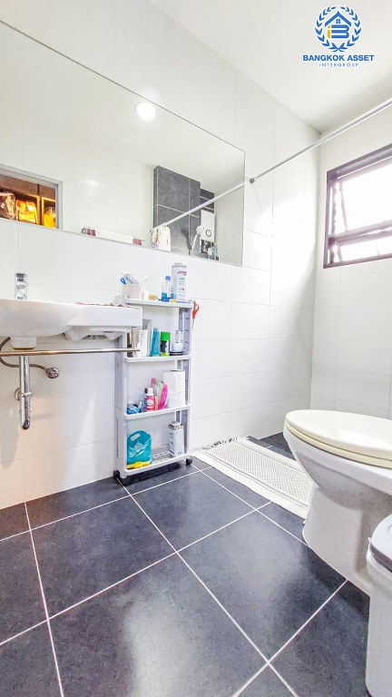 *****บ้านแฝดมือสอง โครงการ ไลฟ์ บางกอก บูเลอวาร์ด ราชพฤกษ์-ปิ่นเกล้า หลังมุม เนื้อที่ 38.90 ตร.ว. ฟังก์ชัน 3 ห้องนอน 3 ห้องน้ำ 2 ที่จอดรถ เฟอร์นิเจอร์บิวอินท์ครบ พร้อมเข้าอยู่ บนทำเลดี เชื่อมต่อถนนราชพฤกษ์ ถนนกาญจนาภิเษก ใกล้ห้างสรรพสินค้า Central Westville และจุดขึ้นทางด่วน "ศรีรัช"