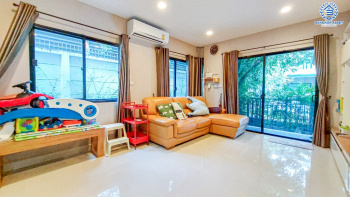 *****บ้านแฝดมือสอง โครงการ ไลฟ์ บางกอก บูเลอวาร์ด ราชพฤกษ์-ปิ่นเกล้า หลังมุม เนื้อที่ 38.90 ตร.ว. ฟังก์ชัน 3 ห้องนอน 3 ห้องน้ำ 2 ที่จอดรถ เฟอร์นิเจอร์บิวอินท์ครบ พร้อมเข้าอยู่ บนทำเลดี เชื่อมต่อถนนราชพฤกษ์ ถนนกาญจนาภิเษก ใกล้ห้างสรรพสินค้า Central Westville และจุดขึ้นทางด่วน "ศรีรัช"