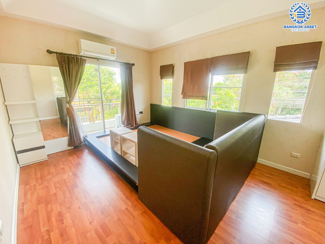 *****บ้านเดี่ยวมือสองนนทบุรี โครงการ พฤกษ์ลดา1 วงแหวน-รัตนาธิเบศร์ หลังมุม เนื้อที่กว้าง 63 ตร.ว. ฟังก์ชัน 4 ห้องนอน 3 ห้องน้ำ 2 ที่จอดรถ แถมฟรี! 5 เครื่องปรับอากาศ และเฟอร์นิเจอร์ บนทำเลเดินทางสะดวก ใกล้รถไฟฟ้าสายสีม่วง "สถานีคลองบางไผ่" และจุดขึ้นทางด่วน "กาญจนาภิเษก" จองเลย