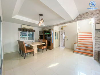 *****บ้านเดี่ยวมือสองนนทบุรี โครงการ พฤกษ์ลดา1 วงแหวน-รัตนาธิเบศร์ หลังมุม เนื้อที่กว้าง 63 ตร.ว. ฟังก์ชัน 4 ห้องนอน 3 ห้องน้ำ 2 ที่จอดรถ แถมฟรี! 5 เครื่องปรับอากาศ และเฟอร์นิเจอร์ บนทำเลเดินทางสะดวก ใกล้รถไฟฟ้าสายสีม่วง "สถานีคลองบางไผ่" และจุดขึ้นทางด่วน "กาญจนาภิเษก" จองเลย