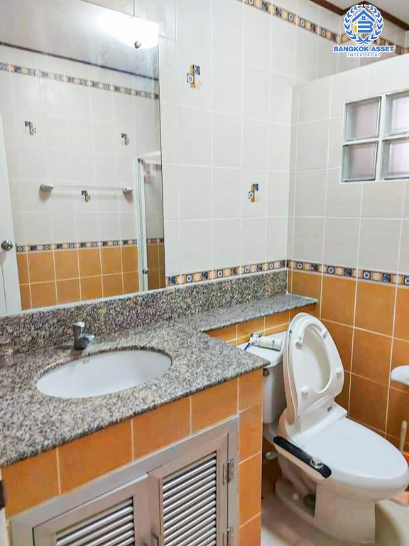 *****บ้านเดี่ยวมือสอง โครงการ Inizio2 ปิ่นเกล้า-วงแหวน เนื้อที่ 50 ตร.ว. ฟังก์ชัน 3 ห้องนอน 2 ห้องน้ำ ปรับปรุงใหม่ พร้อมอยู่ ฟรี! เครื่องปรับอากาศ บนทำเลเดินทางสะดวก เชื่อมต่อซอยวัดส้มเกลี้ยง ถนนกาญจนาภิเษก ถนนกรุงนนท์-จงถนอม ใกล้รถไฟฟ้าสายสีม่วง "สถานีตลาดบางใหญ่"  และจุดขึ้นทางด่วน "กาญจนาภิเษก"