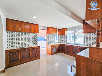 *****บ้านเดี่ยวมือสองนนทบุรี โครงการ ลานทอง ปากเกร็ด เนื้อที่กว้างขวางถึง 72 ตร.ว. ฟังก์ชัน 3 ห้องนอน 4 ห้องน้ำ 2 ที่จอดรถ บ้านตกแต่งใหม่ ภายในสวยมาก บนทำเลแห่งการเดินทาง เชื่อมต่อถนนติวานนท์ ใกล้รถไฟฟ้าสายสีชมพู "สถานีห้าแยกปากเกร็ด" และจุดขึ้นทางด่วน "แจ้งวัฒนะ"