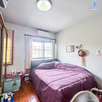 *****บ้านเดี่ยวมือสองนนทบุรี โครงการ ชิชากร กาญจนาภิเษก หลังมุม เนื้อที่กว้างมากถึง 65 ตร.ว. ฟังก์ชัน 3 ห้องนอน 4 ห้องน้ำ 2 ที่จอดรถ บ้านพร้อมเข้าอยู่ แถมฟรี! 3 เครื่องปรับอากาศ 3 เครื่องทำน้ำอุ่น บนทำเลเชื่อมต่อ ถนนรัตนาธิเบศร์, ถนนราชพฤกษ์ ใกล้รถไฟฟ้าสายสีม่วง "สถานีตลาดบางใหญ่" และทางด่วน "ศรีรัช"