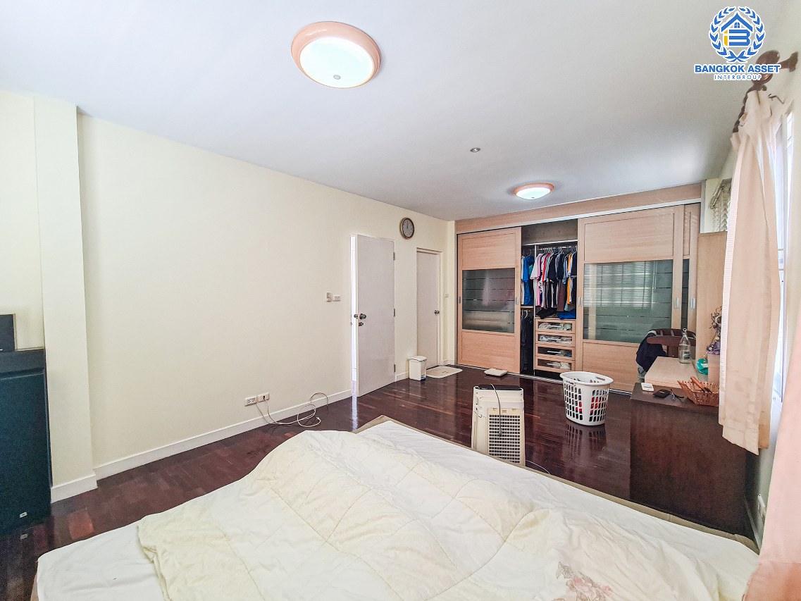 *****บ้านเดี่ยวมือสองนนทบุรี โครงการ ชัยพฤกษ์ วัดลาดปลาดุก เนื้อที่กว้าง 54.7 ตร.ว. ฟังก์ชัน 3 ห้องนอน 2 ห้องน้ำ 1 ที่จอดรถ บ้านดูแลดี โปร่งสะอาดน่าอยู่อาศัย บนทำเลแห่งการเดินทาง เชื่อมต่อถนนกาญจนาภิเษก ใกล้รถไฟฟ้าสายสีม่วง "สถานีคลองบางไผ่" และทางด่วน "กาญจนาภิเษก" จองเลย!