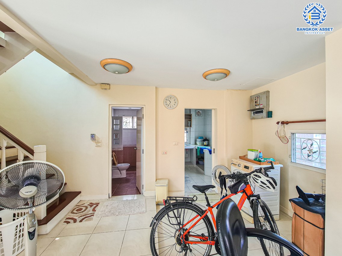 *****บ้านเดี่ยวมือสองนนทบุรี โครงการ ชัยพฤกษ์ วัดลาดปลาดุก เนื้อที่กว้าง 54.7 ตร.ว. ฟังก์ชัน 3 ห้องนอน 2 ห้องน้ำ 1 ที่จอดรถ บ้านดูแลดี โปร่งสะอาดน่าอยู่อาศัย บนทำเลแห่งการเดินทาง เชื่อมต่อถนนกาญจนาภิเษก ใกล้รถไฟฟ้าสายสีม่วง "สถานีคลองบางไผ่" และทางด่วน "กาญจนาภิเษก" จองเลย!