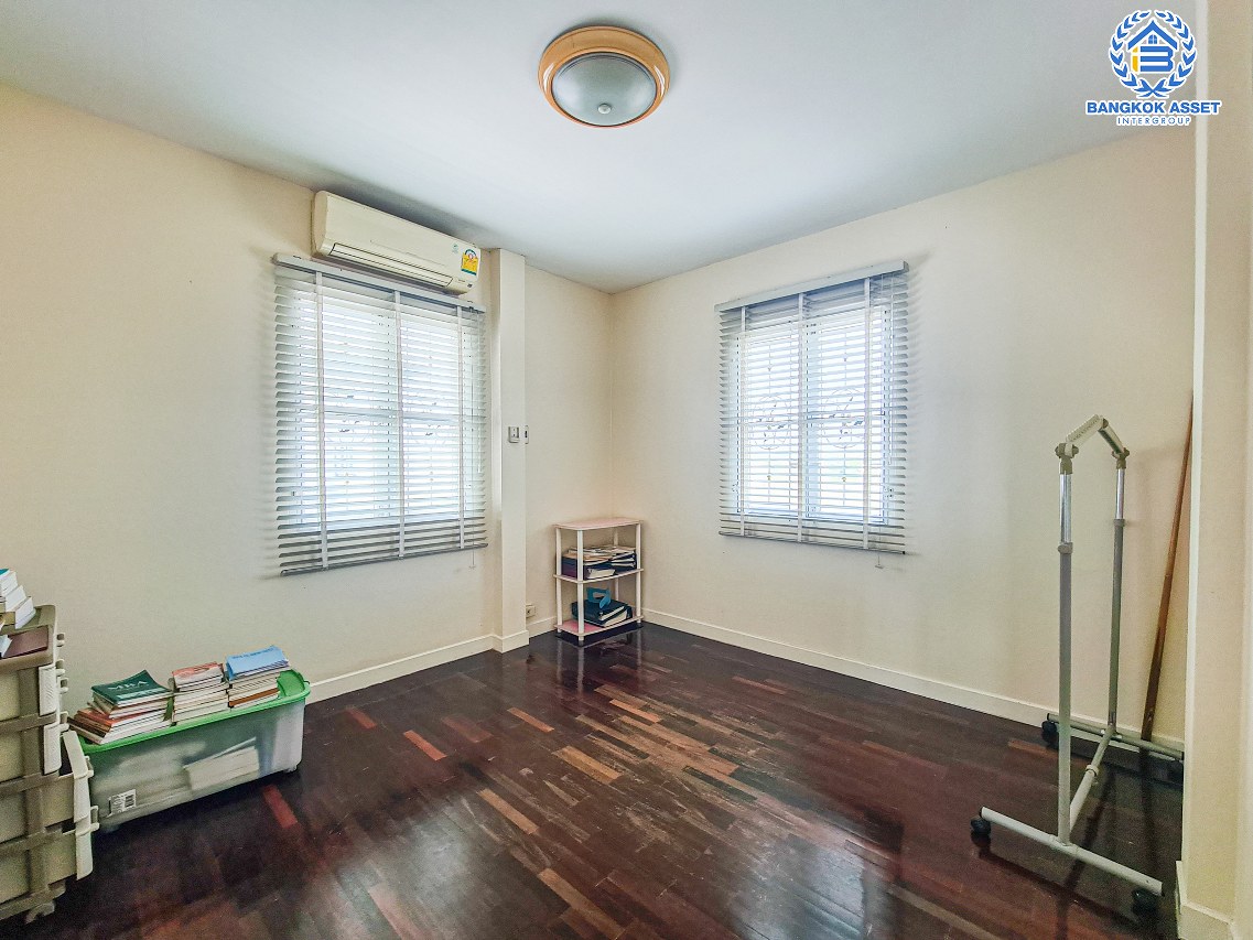 *****บ้านเดี่ยวมือสองนนทบุรี โครงการ ชัยพฤกษ์ วัดลาดปลาดุก เนื้อที่กว้าง 54.7 ตร.ว. ฟังก์ชัน 3 ห้องนอน 2 ห้องน้ำ 1 ที่จอดรถ บ้านดูแลดี โปร่งสะอาดน่าอยู่อาศัย บนทำเลแห่งการเดินทาง เชื่อมต่อถนนกาญจนาภิเษก ใกล้รถไฟฟ้าสายสีม่วง "สถานีคลองบางไผ่" และทางด่วน "กาญจนาภิเษก" จองเลย!