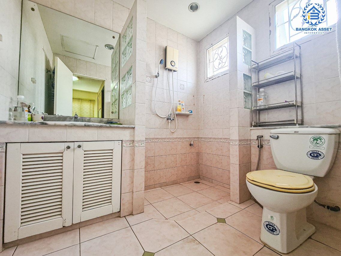 *****บ้านเดี่ยวมือสองนนทบุรี โครงการ ชัยพฤกษ์ วัดลาดปลาดุก เนื้อที่กว้าง 54.7 ตร.ว. ฟังก์ชัน 3 ห้องนอน 2 ห้องน้ำ 1 ที่จอดรถ บ้านดูแลดี โปร่งสะอาดน่าอยู่อาศัย บนทำเลแห่งการเดินทาง เชื่อมต่อถนนกาญจนาภิเษก ใกล้รถไฟฟ้าสายสีม่วง "สถานีคลองบางไผ่" และทางด่วน "กาญจนาภิเษก" จองเลย!