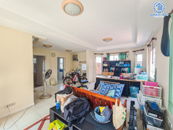 *****บ้านเดี่ยวมือสองนนทบุรี โครงการ ชัยพฤกษ์ วัดลาดปลาดุก เนื้อที่กว้าง 54.7 ตร.ว. ฟังก์ชัน 3 ห้องนอน 2 ห้องน้ำ 1 ที่จอดรถ บ้านดูแลดี โปร่งสะอาดน่าอยู่อาศัย บนทำเลแห่งการเดินทาง เชื่อมต่อถนนกาญจนาภิเษก ใกล้รถไฟฟ้าสายสีม่วง "สถานีคลองบางไผ่" และทางด่วน "กาญจนาภิเษก" จองเลย!