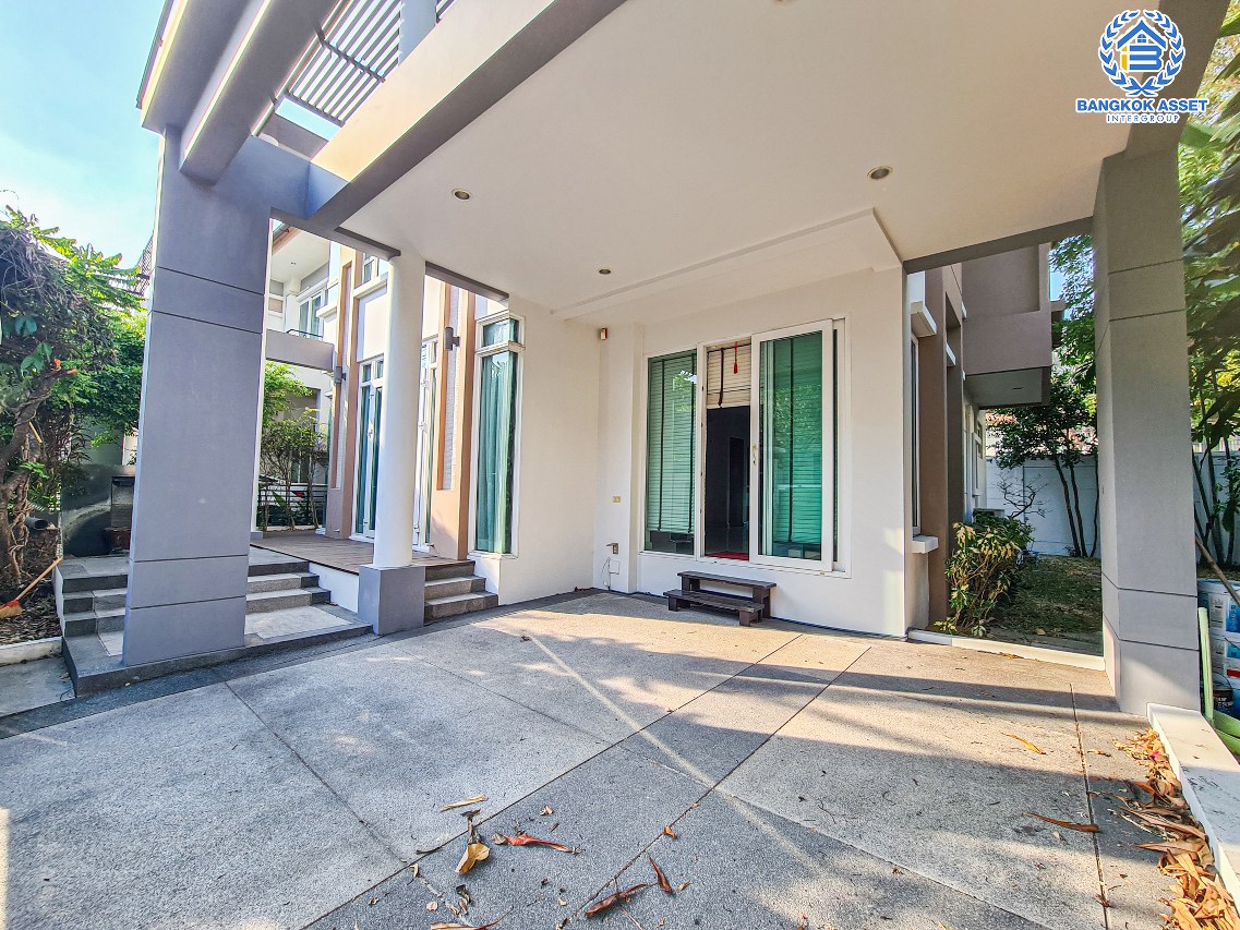 *****บ้านเดี่ยวมือสองกรุงเทพมหานคร โครงการ เดอะ แกลเลอรี่ เฮ้าส์ ลาดพร้าว เนื้อที่กว้างมากถึง 63.5 ตร.ว. ฟังก์ชัน 3 ห้องนอน 3 ห้องน้ำ 2 ที่จอดรถ บ้านสวย กว้างขวาง บนทำเลเดินทางสะดวก เชื่อมต่อ ถนนรัชดาภิเษก, ถนนลาดพร้าว ใกล้รถไฟฟ้าสายสีน้ำเงิน "สถานีลาดพร้าว" เพียง 6 นาทีเท่านั้น!