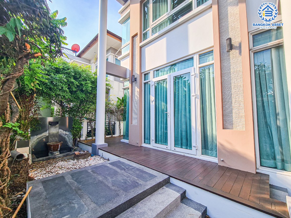 *****บ้านเดี่ยวมือสองกรุงเทพมหานคร โครงการ เดอะ แกลเลอรี่ เฮ้าส์ ลาดพร้าว เนื้อที่กว้างมากถึง 63.5 ตร.ว. ฟังก์ชัน 3 ห้องนอน 3 ห้องน้ำ 2 ที่จอดรถ บ้านสวย กว้างขวาง บนทำเลเดินทางสะดวก เชื่อมต่อ ถนนรัชดาภิเษก, ถนนลาดพร้าว ใกล้รถไฟฟ้าสายสีน้ำเงิน "สถานีลาดพร้าว" เพียง 6 นาทีเท่านั้น!