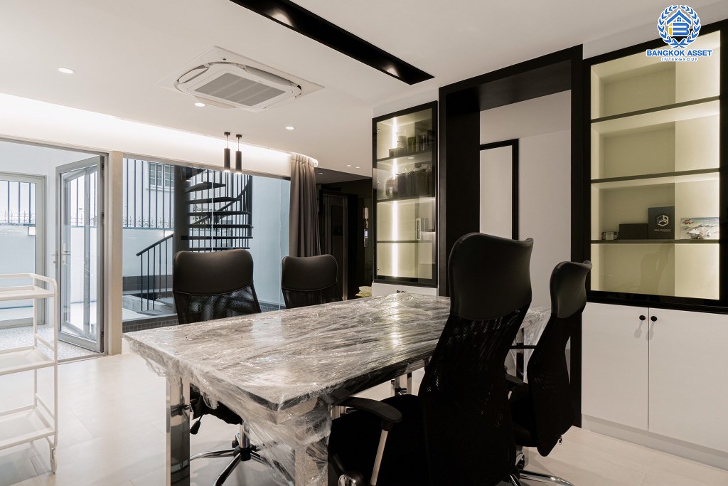 *****ทาวน์โฮมหรู 4 ชั้นมือสอง โครงการ ลักซ์35 ลาดพร้าว เนื้อที่ 36.20 ตร.ว. ฟังก์ชัน 3 ห้องนอน 4 ห้องน้ำ 4 ที่จอดรถ พร้อมลิฟท์ มีความเป็นส่วนตัว โครงการบนทำเลเดินทางสะดวก เชื่อมต่อถนนรัชภิเษก ถนนลาดพร้าว ถนนโชคชัย4 ใกล้รถไฟฟ้าสายสีเหลือง "สถานีภาวนา" และทางด่วนพิเศษฉลองรัช