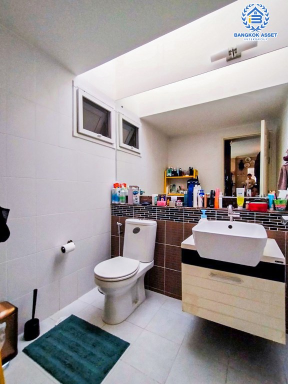 *****บ้านเดี่ยวมือสอง โครงการ บุราสิริ งามวงศ์วาน-ประชาชื่น หลังมุม จากแบรนด์ Sansiri เนื้อที่ 68.20 ตร.ว. ฟังก์ชัน 3 ห้องนอน 3 ห้องน้ำ 2 ที่จอดรถ บรรยากาศโครงการเงียบสงบ บนทำเลดี เชื่อมต่อถนนประชาชื่น ถนนงามวงศ์วาน ใกล้ห้างสรรพสินค้าเดอะมอลล์ ไลฟ์สโตร์ งามวงศ์วาน และจุดขึ้นทางด่วน "งามวงศ์วาน"