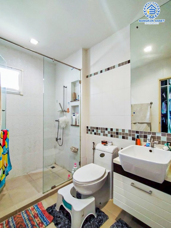 *****บ้านเดี่ยวมือสอง โครงการ บุราสิริ งามวงศ์วาน-ประชาชื่น หลังมุม จากแบรนด์ Sansiri เนื้อที่ 68.20 ตร.ว. ฟังก์ชัน 3 ห้องนอน 3 ห้องน้ำ 2 ที่จอดรถ บรรยากาศโครงการเงียบสงบ บนทำเลดี เชื่อมต่อถนนประชาชื่น ถนนงามวงศ์วาน ใกล้ห้างสรรพสินค้าเดอะมอลล์ ไลฟ์สโตร์ งามวงศ์วาน และจุดขึ้นทางด่วน "งามวงศ์วาน"