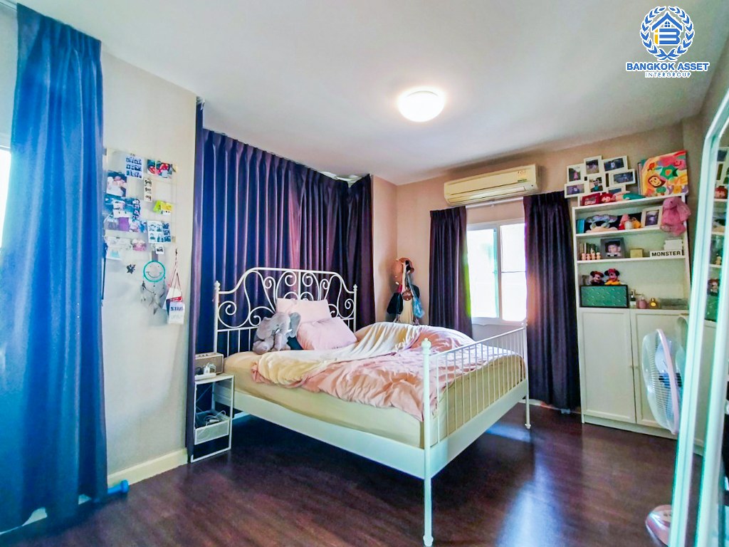 *****บ้านเดี่ยวมือสอง โครงการ บุราสิริ งามวงศ์วาน-ประชาชื่น หลังมุม จากแบรนด์ Sansiri เนื้อที่ 68.20 ตร.ว. ฟังก์ชัน 3 ห้องนอน 3 ห้องน้ำ 2 ที่จอดรถ บรรยากาศโครงการเงียบสงบ บนทำเลดี เชื่อมต่อถนนประชาชื่น ถนนงามวงศ์วาน ใกล้ห้างสรรพสินค้าเดอะมอลล์ ไลฟ์สโตร์ งามวงศ์วาน และจุดขึ้นทางด่วน "งามวงศ์วาน"