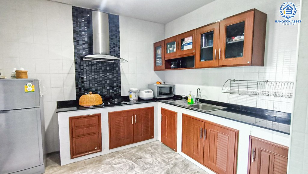 *****ทาวน์โฮม 3 ชั้นมือสอง โครงการ The Connect เพชรเกษม48 หลังมุม เนื้อที่ 34.60 ตร.ว. ฟังก์ชัน 3 ห้องนอน 3 ห้องน้ำ 2 ที่จอดรถ บนทำเลเดินทางสะดวก เชื่อมต่อถนนราชพฤกษ์ ถนนเพชรเกษม ถนนจรัญสนิทวงศ์ ใกล้รถไฟฟ้าสายสีเขียว(สายสีลม) "สถานีบางหว้า" และจุดขึ้นทางด่วน "เฉลิมมหานคร"