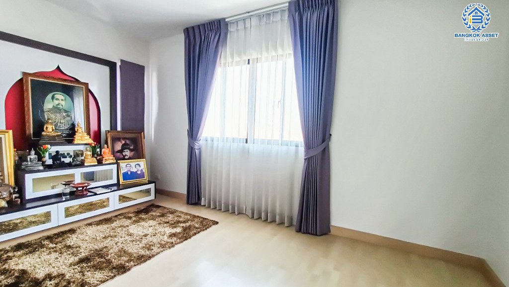 *****ทาวน์โฮม 3 ชั้นมือสอง โครงการ The Connect เพชรเกษม48 หลังมุม เนื้อที่ 34.60 ตร.ว. ฟังก์ชัน 3 ห้องนอน 3 ห้องน้ำ 2 ที่จอดรถ บนทำเลเดินทางสะดวก เชื่อมต่อถนนราชพฤกษ์ ถนนเพชรเกษม ถนนจรัญสนิทวงศ์ ใกล้รถไฟฟ้าสายสีเขียว(สายสีลม) "สถานีบางหว้า" และจุดขึ้นทางด่วน "เฉลิมมหานคร"