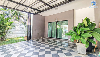 *****ทาวน์โฮม 3 ชั้นมือสอง โครงการ The Connect เพชรเกษม48 หลังมุม เนื้อที่ 34.60 ตร.ว. ฟังก์ชัน 3 ห้องนอน 3 ห้องน้ำ 2 ที่จอดรถ บนทำเลเดินทางสะดวก เชื่อมต่อถนนราชพฤกษ์ ถนนเพชรเกษม ถนนจรัญสนิทวงศ์ ใกล้รถไฟฟ้าสายสีเขียว(สายสีลม) "สถานีบางหว้า" และจุดขึ้นทางด่วน "เฉลิมมหานคร"