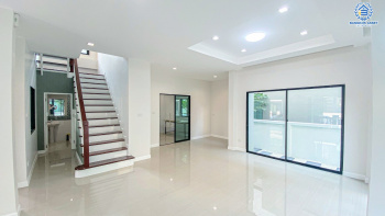 *****บ้านเดี่ยวมือสองนนทบุรี โครงการ ลัดดาวิลล์4 กาญจนาภิเษก เนื้อที่กว้าง 53.4 ตร.ว. ฟังก์ชัน 3 ห้องนอน 3 ห้องน้ำ 2 ที่จอดรถ บ้านตกแต่งใหม่ พร้อมเข้าอยู่ บนทำเลแห่งการเดินทาง เชื่อมต่อถนนหลายเส้นทาง ถนนบางกรวย-ไทรน้อย, ถนนกาญจนาภิเษก จองเลย!