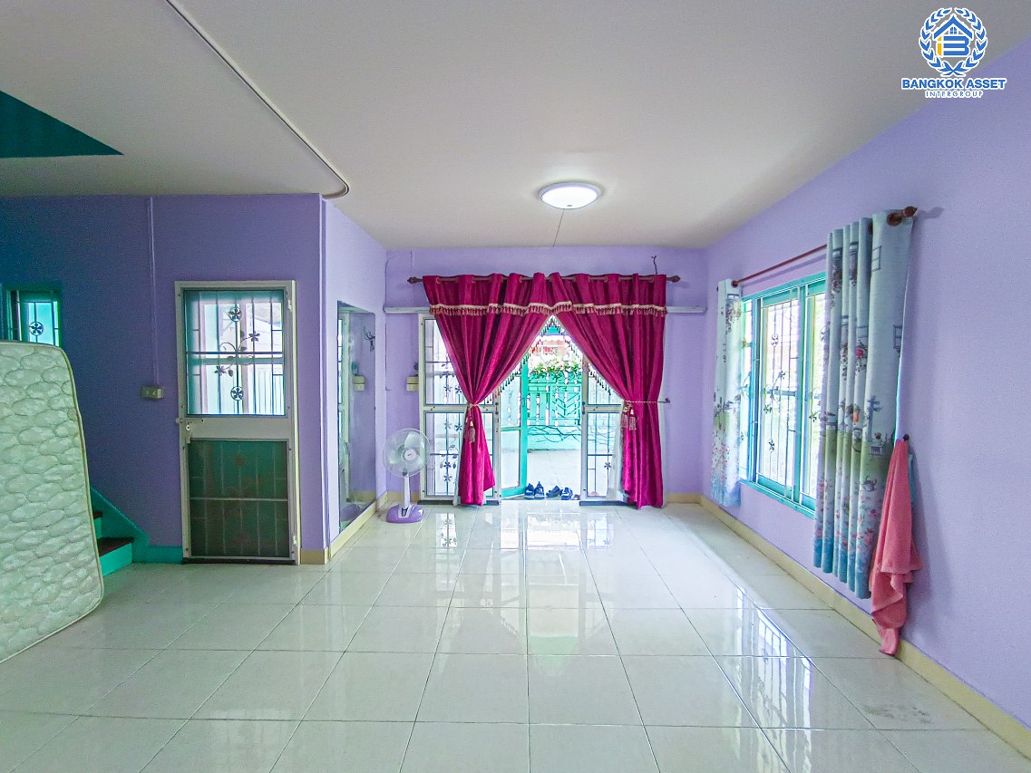 *****บ้านแฝดมือสองนนทบุรี โครงการ พฤกษา19 กาญจนาภิเษก เนื้อที่กว้างขวางถึง 42 ตร.ว. ฟังก์ชัน 3 ห้องนอน 2 ห้องน้ำ 1 ที่จอดรถ บ้านพร้อมอยู่ ภายในสภาพสวย บนทำเลเชื่อมต่อถนนกาญจนาภิเษก, ถนนรัตนาธิเบศร์, ถนนราชพฤกษ์ ใกล้รถไฟฟ้าสายสีม่วง "สถานีคลองบางไผ่" และทางด่วน "ศรีรัช"