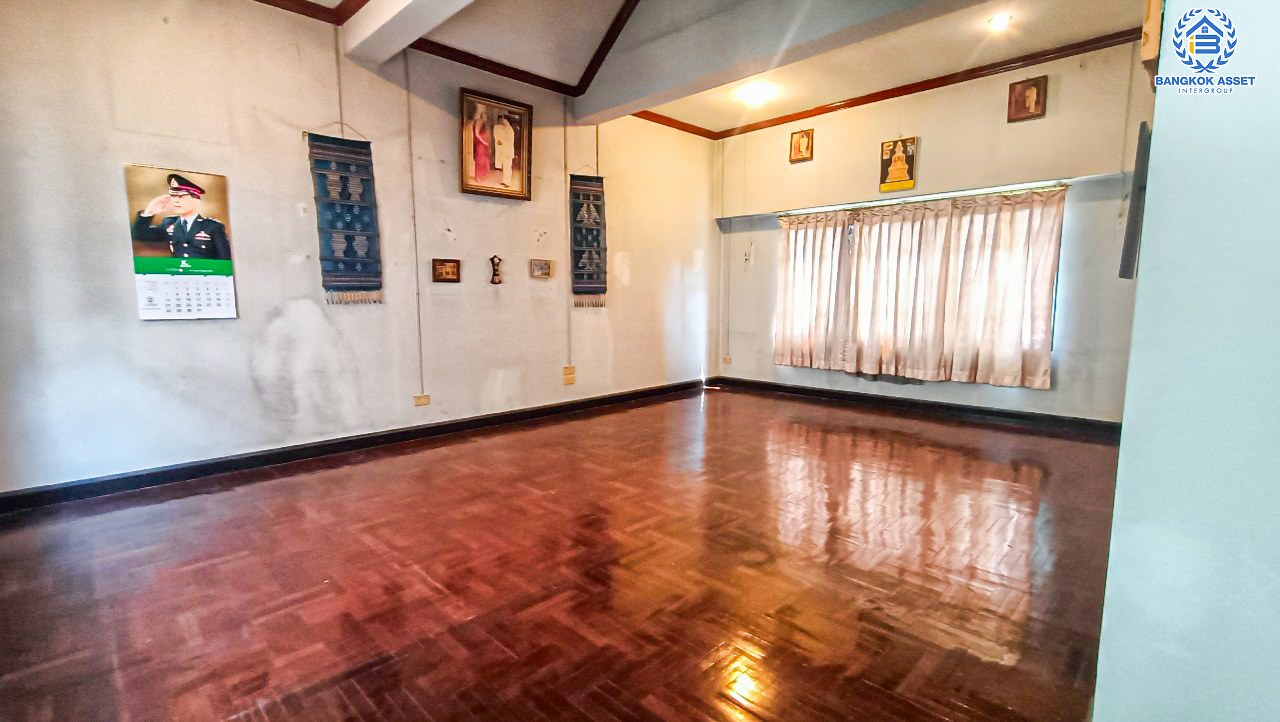 *****บ้านเดี่ยวมือสองกรุงเทพมหานคร บ้านเดี่ยวนอกโครงการ เอกชัย99/1  เนื้อที่กว้างมากถึง 133 ตร.ว. ฟังก์ชัน 4 ห้องนอน 2 ห้องน้ำ 3 ที่จอดรถ บ้านพื้นที่เยอะ บนทำเลแห่งการเดินทาง ติดถนนเอกชัย เชื่อมต่อถนนกาญจนาภิเษก, ถนนพระราม 2 ในราคาสุดคุ้ม !