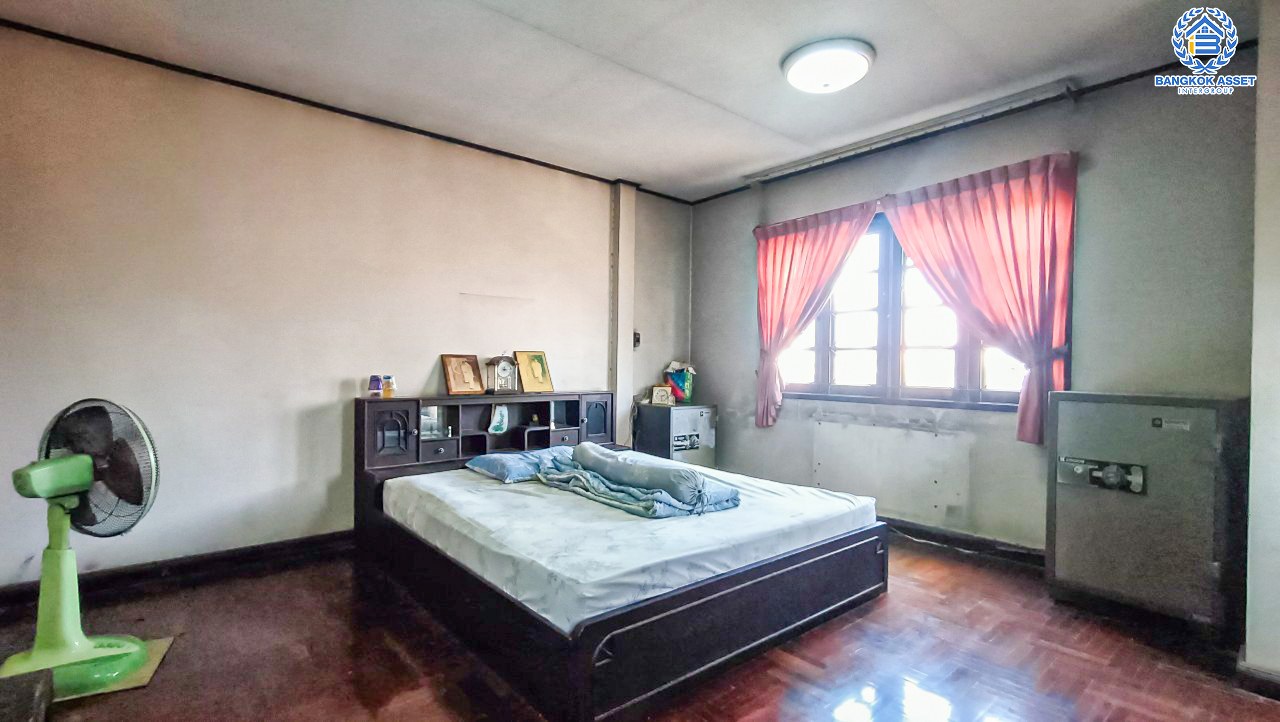 *****บ้านเดี่ยวมือสองกรุงเทพมหานคร บ้านเดี่ยวนอกโครงการ เอกชัย99/1  เนื้อที่กว้างมากถึง 133 ตร.ว. ฟังก์ชัน 4 ห้องนอน 2 ห้องน้ำ 3 ที่จอดรถ บ้านพื้นที่เยอะ บนทำเลแห่งการเดินทาง ติดถนนเอกชัย เชื่อมต่อถนนกาญจนาภิเษก, ถนนพระราม 2 ในราคาสุดคุ้ม !