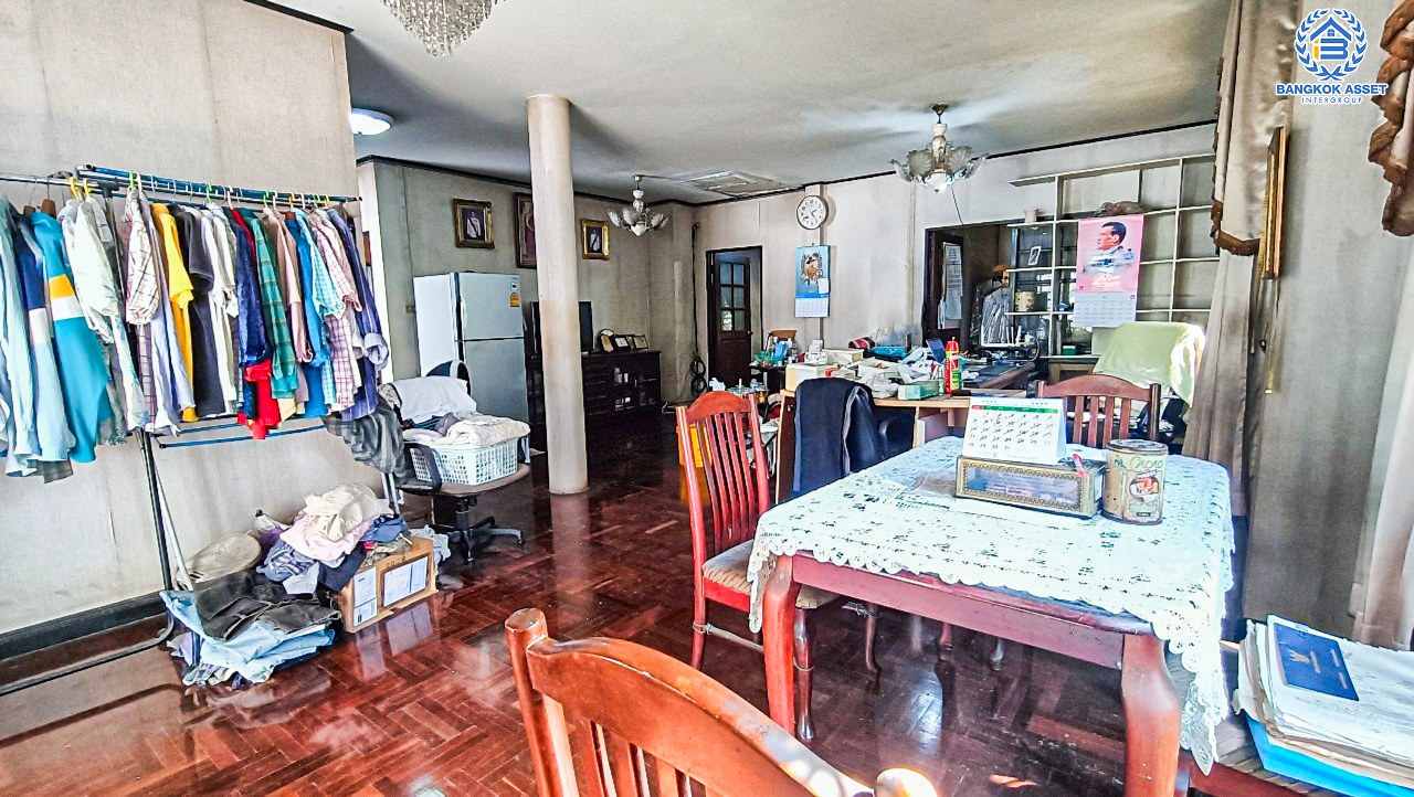 *****บ้านเดี่ยวมือสองกรุงเทพมหานคร บ้านเดี่ยวนอกโครงการ เอกชัย99/1  เนื้อที่กว้างมากถึง 133 ตร.ว. ฟังก์ชัน 4 ห้องนอน 2 ห้องน้ำ 3 ที่จอดรถ บ้านพื้นที่เยอะ บนทำเลแห่งการเดินทาง ติดถนนเอกชัย เชื่อมต่อถนนกาญจนาภิเษก, ถนนพระราม 2 ในราคาสุดคุ้ม !