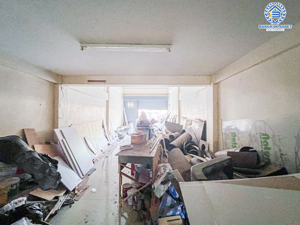 *****อาคารพาณิชย์มือสอง ซอยแก้วอินทร์ กาญจนาภิเษก เนื้อที่ 24 ตร.ว. พื้นที่ใช้สอย 238 ตร.ม. ฟังก์ชัน 2 ห้องนอน 2 ห้องน้ำ ภายในสภาพดี เหมาะสำหรับเริ่มทำธุรกิจ ตั้งบนทำเลติดถนนกาญจนาภิเษก เชื่อมต่อถนนแก้วอินทร์ ถนนรัตนาธิเบศร์ ถนนบางใหญ่-บางคูลัด ใกล้รถไฟฟ้าสายสีม่วง "สถานีตลาดบางใหญ่"