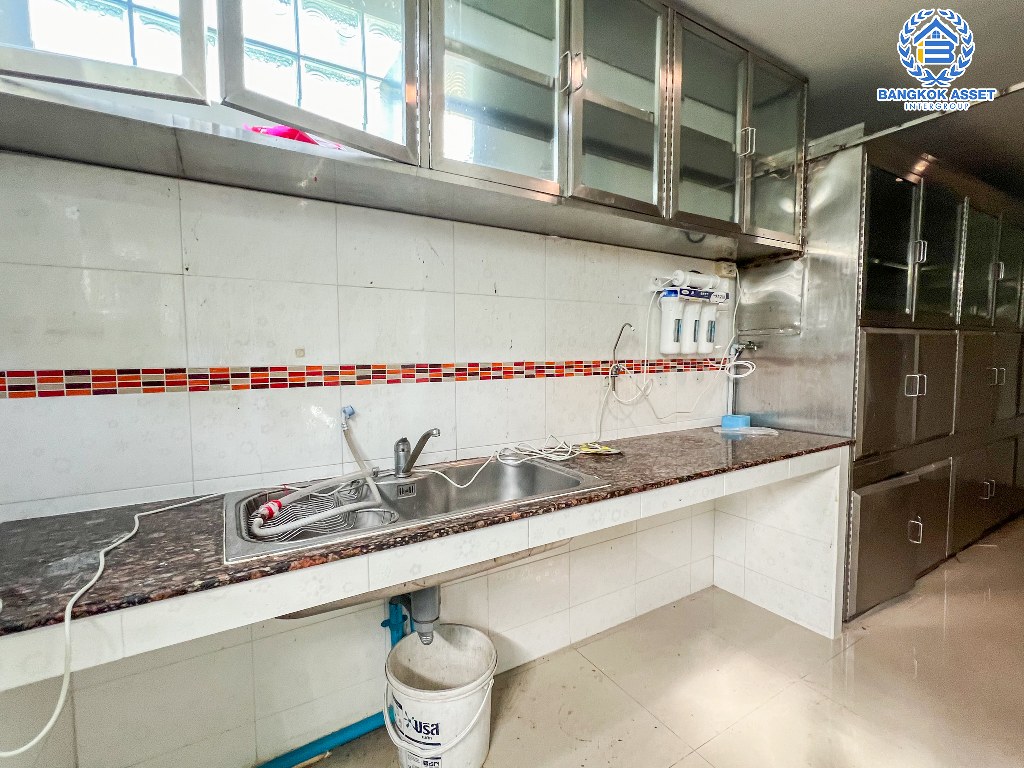 *****บ้านเดี่ยวมือสอง โครงการ เอเวอร์กรีน ซิตี้ กาญจนาภิเษก หลังมุม เนื้อที่ 169.20 ตร.ว. ฟังก์ชัน 4 ห้องนอน 3 ห้องน้ำ 3 ที่จอดรถ  บ้านหลังใหญ่ ราคาถูก ทำเลดีเดินทางสะดวก เชื่อมต่อถนนอุทยาน ถนนพุทธมณฑลสาย4 ถนนบางแวก ใกล้ห้างสรรพสินค้า เดอะมอลล์ บางแค