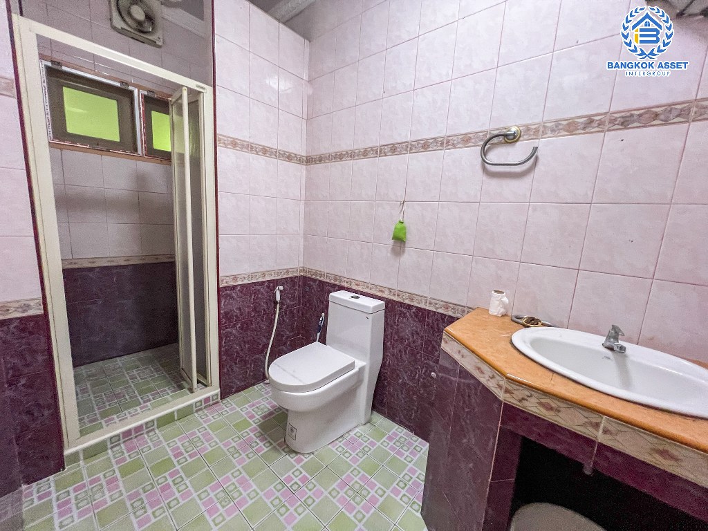 *****บ้านเดี่ยวมือสอง โครงการ เอเวอร์กรีน ซิตี้ กาญจนาภิเษก หลังมุม เนื้อที่ 169.20 ตร.ว. ฟังก์ชัน 4 ห้องนอน 3 ห้องน้ำ 3 ที่จอดรถ  บ้านหลังใหญ่ ราคาถูก ทำเลดีเดินทางสะดวก เชื่อมต่อถนนอุทยาน ถนนพุทธมณฑลสาย4 ถนนบางแวก ใกล้ห้างสรรพสินค้า เดอะมอลล์ บางแค