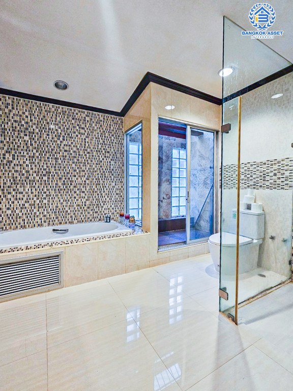 *****บ้านเดี่ยวมือสอง โครงการ โนเบิลวานา ปิ่นเกล้า เนื้อที่ 65.60 ตร.ว. ฟังก์ชัน 3 ห้องนอน 3 ห้องน้ำ 2 ที่จอดรถ บ้านสไตล์ Modern Tropical เหมือนอยู่โรงแรมในบาหลี โครงการบนทำเลดี ใกล้เซ็นทรัล ศาลายา การเดินทางเชื่อมต่อถนนศาลาธรรมสพน์ ถนนพุทธมณฑลสาย3 ซอยวัดพระเงิน ใกล้จุดขึ้นทางด่วน "ศรีรัช"