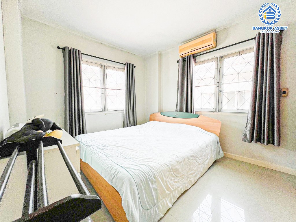 *****บ้านเดี่ยวมือสอง โครงการ ชัยพฤกษ์ วงแหวน-รัตนาธิเบศร์ เนื้อที่ 53 ตร.ว. ฟังก์ชัน 3 ห้องนอน 2 ห้องน้ำ 2 ที่จอดรถ โครงการบนทำเลเดินทางสะดวก เชื่อมต่อถนนกาญจนาภิเษก ถนนคลองถนน ถนนบ้านกล้วย-ไทรน้อย ใกล้รถไฟฟ้าสายสีม่วง "สถานีคลองบางไผ่" และจุดขึ้นทางด่วน "กาญจนาภิเษก"