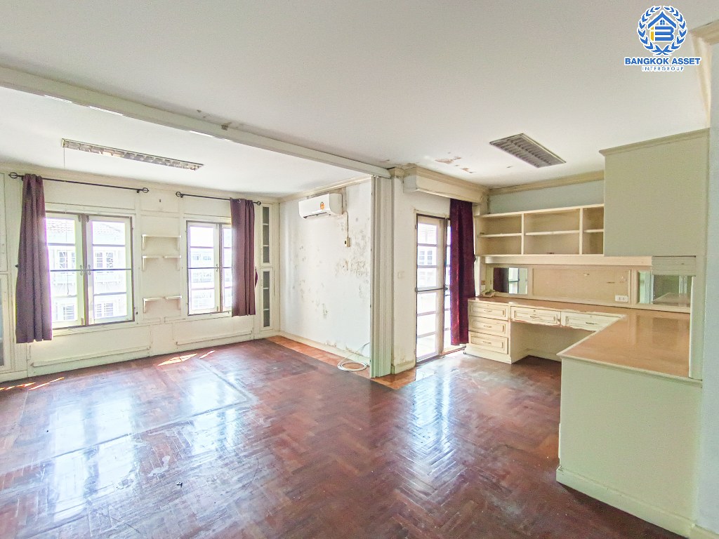 *****อาคารพาณิชย์ 4 ชั้นมือสอง ซอย บจก.โรจน์ไพบูลย์อีคิ๊ปเม้น สิรินธร เนื้อที่ 40 ตร.ว. ฟังก์ชัน 4 ห้องนอน 4 ห้องน้ำ 2 ที่จอดรถ เหมาะสำหรับอยู่อาศัย หรือทำ Home Office โครงการบนทำเลเดินทางสะดวก เชื่อมต่อถนนราชวิถี ถนนจรัญสนิทวงศ์ ถนนสมเด็จพระปิ่นเกล้า ใกล้จุดขึ้นทางด่วน "ศรีรัช"