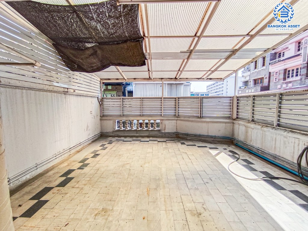 *****อาคารพาณิชย์ 4 ชั้นมือสอง ซอย บจก.โรจน์ไพบูลย์อีคิ๊ปเม้น สิรินธร เนื้อที่ 40 ตร.ว. ฟังก์ชัน 4 ห้องนอน 4 ห้องน้ำ 2 ที่จอดรถ เหมาะสำหรับอยู่อาศัย หรือทำ Home Office โครงการบนทำเลเดินทางสะดวก เชื่อมต่อถนนราชวิถี ถนนจรัญสนิทวงศ์ ถนนสมเด็จพระปิ่นเกล้า ใกล้จุดขึ้นทางด่วน "ศรีรัช"