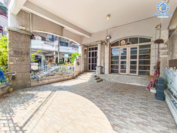 *****อาคารพาณิชย์ 4 ชั้นมือสอง ซอย บจก.โรจน์ไพบูลย์อีคิ๊ปเม้น สิรินธร เนื้อที่ 40 ตร.ว. ฟังก์ชัน 4 ห้องนอน 4 ห้องน้ำ 2 ที่จอดรถ เหมาะสำหรับอยู่อาศัย หรือทำ Home Office โครงการบนทำเลเดินทางสะดวก เชื่อมต่อถนนราชวิถี ถนนจรัญสนิทวงศ์ ถนนสมเด็จพระปิ่นเกล้า ใกล้จุดขึ้นทางด่วน "ศรีรัช"