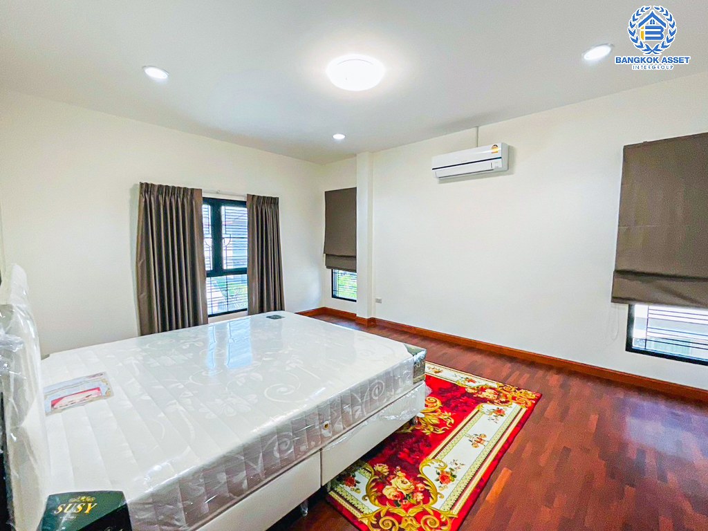 *****บ้านเดี่ยวมือสอง โครงการ แฟมิลี่ เพลส พุทธมณฑลสาย2 เนื้อที่ 60 ตร.ว. ฟังก์ชัน 4 ห้องนอน 3 ห้องน้ำ 2 ที่จอดรถ บ้านสภาพดีเยี่ยม พร้อมเข้าอยู่ โครงการบนทำเลดี เข้า-ออกได้ทั้งถนนเพชรเกษม ถนนพุทธมณฑลสาย2 ถนนสิรินธร ใกล้ห้างสรรพสินค้าเดอะมอลล์ บางแค เชื่อมต่อรถไฟฟ้าสายสีน้ำเงิน "สถานีหลักสอง"