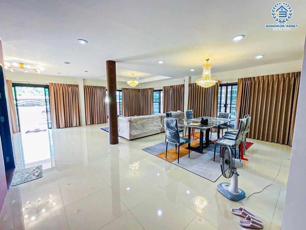 *****บ้านเดี่ยวมือสอง โครงการ แฟมิลี่ เพลส พุทธมณฑลสาย2 เนื้อที่ 60 ตร.ว. ฟังก์ชัน 4 ห้องนอน 3 ห้องน้ำ 2 ที่จอดรถ บ้านสภาพดีเยี่ยม พร้อมเข้าอยู่ โครงการบนทำเลดี เข้า-ออกได้ทั้งถนนเพชรเกษม ถนนพุทธมณฑลสาย2 ถนนสิรินธร ใกล้ห้างสรรพสินค้าเดอะมอลล์ บางแค เชื่อมต่อรถไฟฟ้าสายสีน้ำเงิน "สถานีหลักสอง"