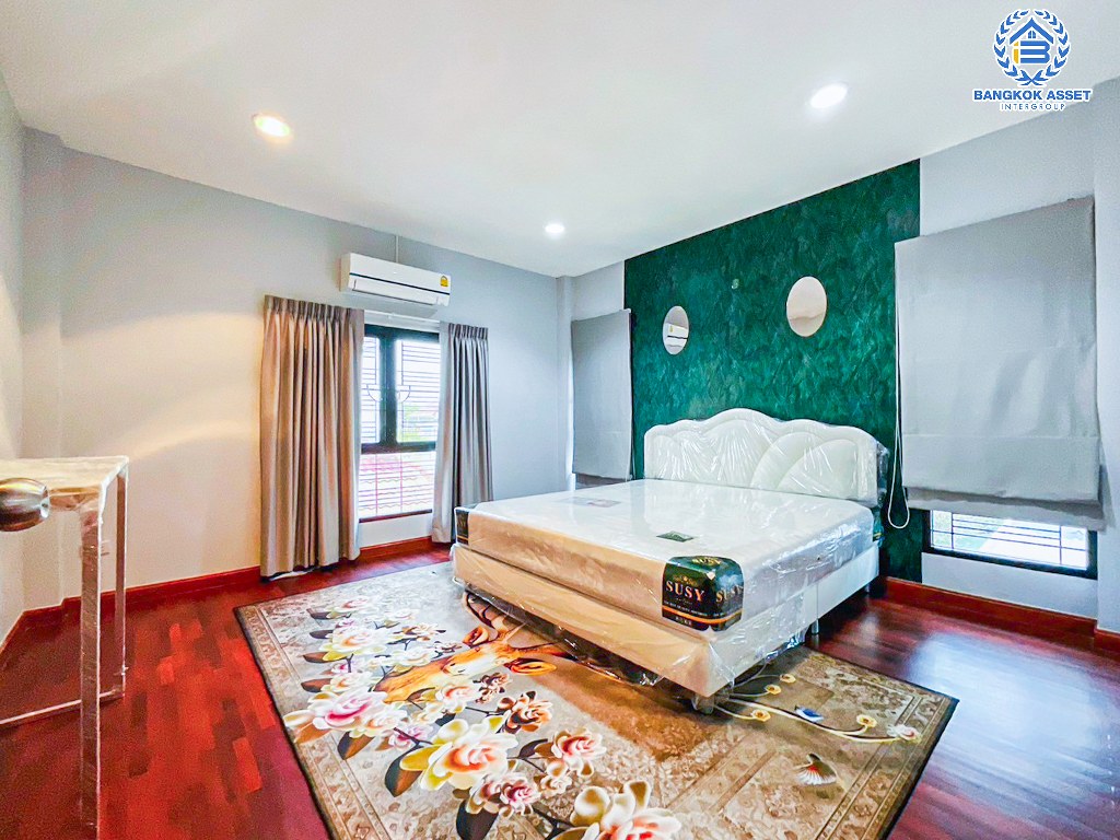 *****บ้านเดี่ยวมือสอง โครงการ แฟมิลี่ เพลส พุทธมณฑลสาย2 เนื้อที่ 60 ตร.ว. ฟังก์ชัน 4 ห้องนอน 3 ห้องน้ำ 2 ที่จอดรถ บ้านสภาพดีเยี่ยม พร้อมเข้าอยู่ โครงการบนทำเลดี เข้า-ออกได้ทั้งถนนเพชรเกษม ถนนพุทธมณฑลสาย2 ถนนสิรินธร ใกล้ห้างสรรพสินค้าเดอะมอลล์ บางแค เชื่อมต่อรถไฟฟ้าสายสีน้ำเงิน "สถานีหลักสอง"