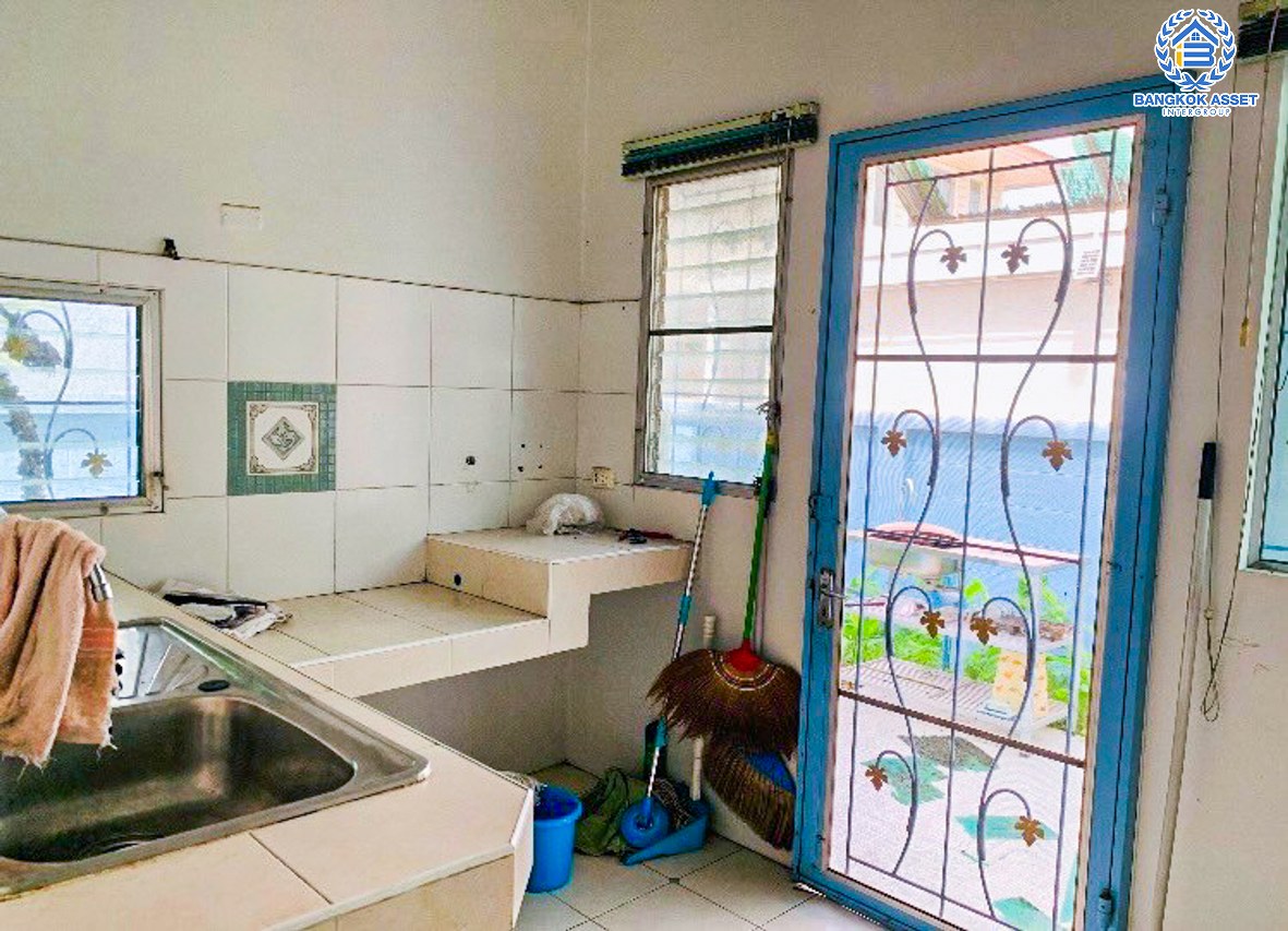 *****บ้านเดี่ยวมือสองสมุทรสาคร โครงการ พฤกษ์ลดา พุทธสาคร เนื้อที่กว้างมากถึง 56 ตร.ว. ฟังก์ชัน 3 ห้องนอน 2 ห้องน้ำ แถมฟรี! 2 เครื่องปรับอากาศ บนทำเลแห่งการเดินทาง เชื่อมต่อ ถ.เพชรเกษม, ถ.พุทธมณฑลสาย4 ใกล้เดอะมอลล์ บางแค, เซ็นทรัลพระราม 2 จองเลย!