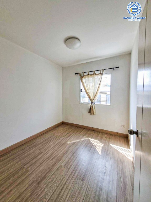 *****ทาวน์เฮ้าส์มือสอง โครงการ พฤกษาวิลล์69 กาญจนาฯ-ลาดปลาดุก เนื้อที่ 26.60 ตร.ว. ฟังก์ชัน 3 ห้องนอน 2 ห้องน้ำ บ้านปรับปรุงใหม่สภาพเยี่ยม โครงการบนทำเลดี เชื่อมต่อถนนกาญจนาภิเษก ถนนบางกรวย-ไทรน้อย ซอยวัดลาดปลาดุก ใกล้รถไฟฟ้าสายสีม่วง "สถานีคลองบางไผ่" และจุดขึ้นทางด่วน "กาญจนาภิเษก"