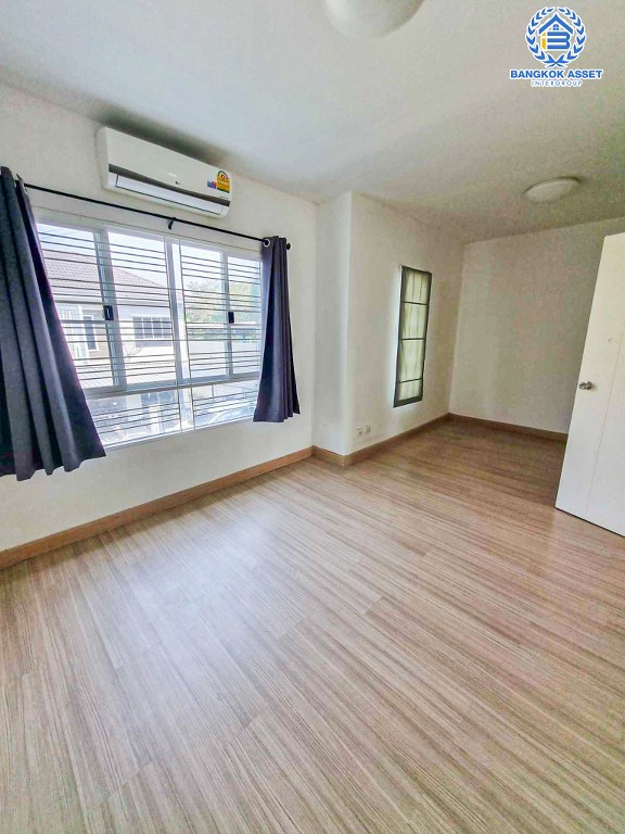 *****ทาวน์เฮ้าส์มือสอง โครงการ พฤกษาวิลล์69 กาญจนาฯ-ลาดปลาดุก เนื้อที่ 26.60 ตร.ว. ฟังก์ชัน 3 ห้องนอน 2 ห้องน้ำ บ้านปรับปรุงใหม่สภาพเยี่ยม โครงการบนทำเลดี เชื่อมต่อถนนกาญจนาภิเษก ถนนบางกรวย-ไทรน้อย ซอยวัดลาดปลาดุก ใกล้รถไฟฟ้าสายสีม่วง "สถานีคลองบางไผ่" และจุดขึ้นทางด่วน "กาญจนาภิเษก"