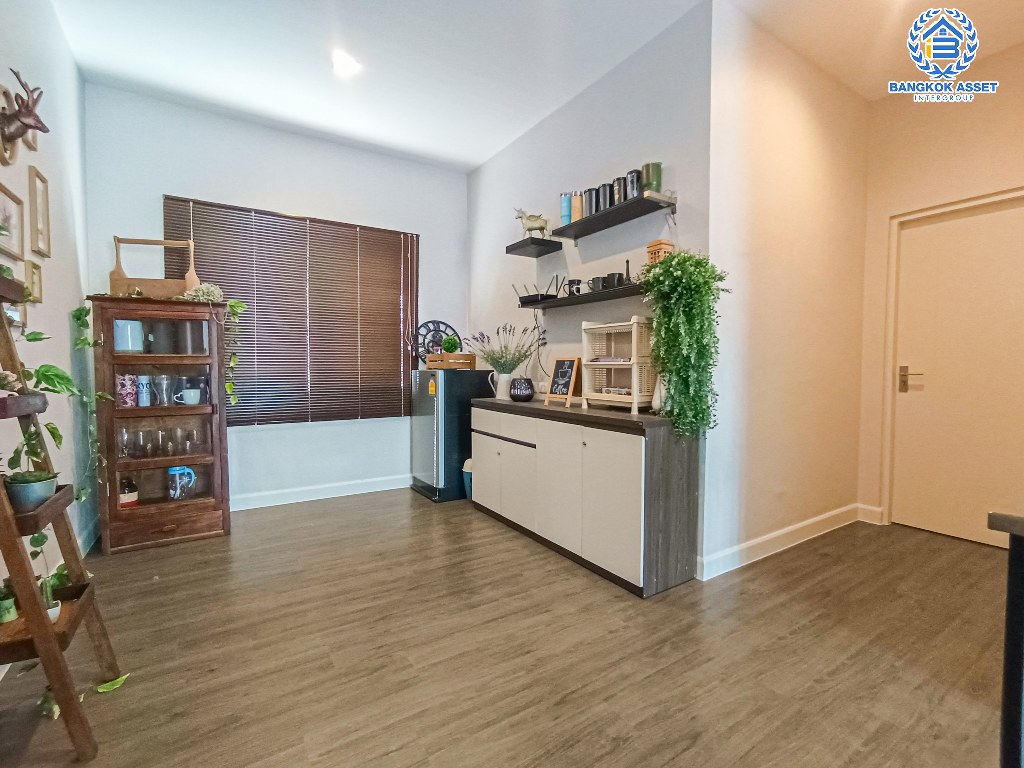 *****บ้านเดี่ยวมือสอง โครงการ เวนิว ไอดี เวสต์เกต เนื้อที่ 63.90 ตร.ว. ฟังก์ชัน 5 ห้องนอน 4 ห้องน้ำ 2 ที่จอดรถ บ้านเหมือนใหม่ Furnished ให้ครบ พร้อมเข้าอยู่ โครงการบนทำเลเชื่อมต่อถนนกาญจนาภิเษก ถนนเลียบคลองประปา ถนนรัตนาธิเบศร์ ใกล้ห้างสรรพสินค้าเซ็นทรัลเวสต์เกต อิเกีย บางใหญ่ และจุดขึ้นทางด่วน "ศรีรัช"